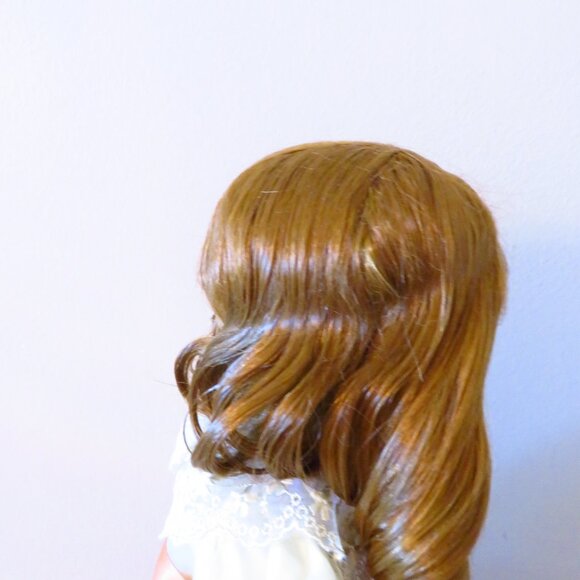 Vintage porcelain doll 1975 ,music box 20" tall - Picture 9 of 9